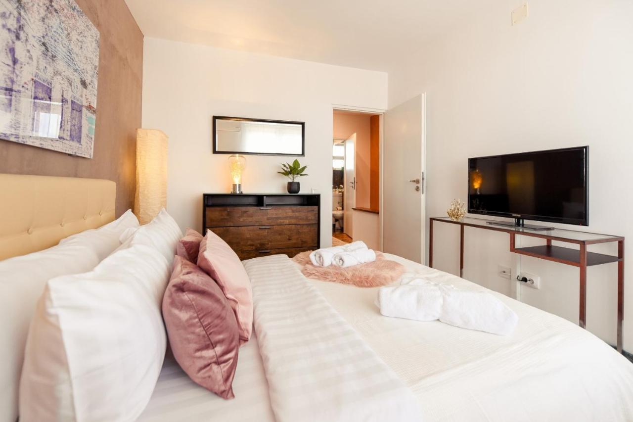 Апартаменти Spectacular Views & Modern Comfort: Your Dream Duplex In Central Бухарест Екстер'єр фото